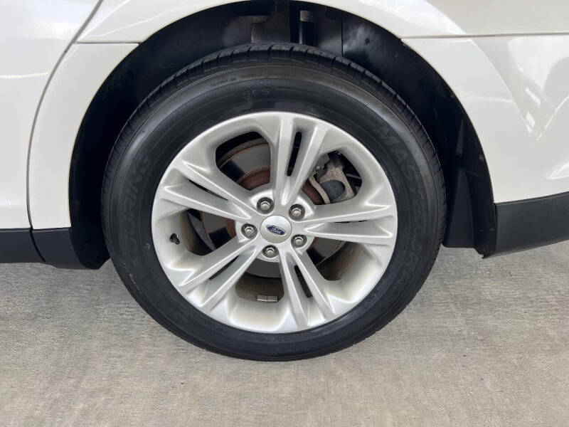 2013 Ford Taurus SEL