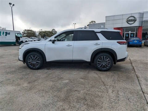 2025 Nissan Pathfinder SL