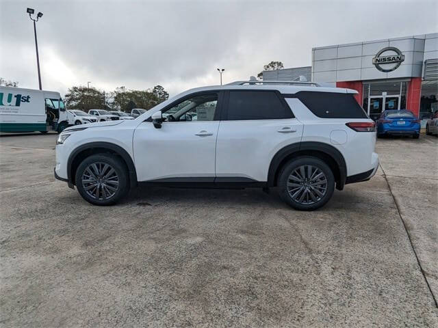 2025 Nissan Pathfinder SL