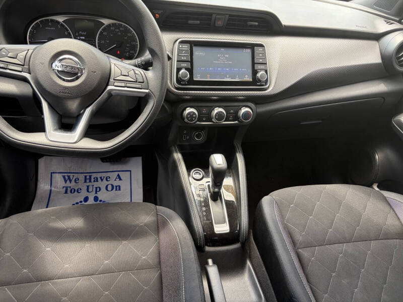 2019 Nissan Kicks S