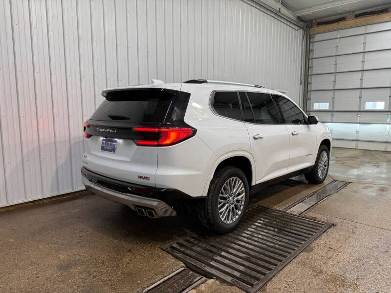 2024 GMC Acadia Denali
