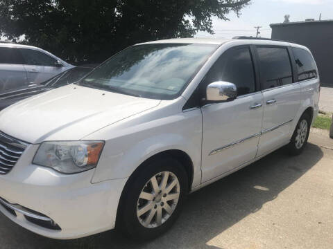 2012 Chrysler Town and Country for sale at LA AUTO in Bates City MO