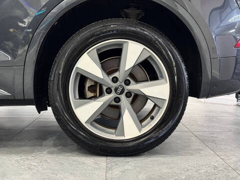 2020 Audi Q5 quattro Titanium Premium 45 TFSI