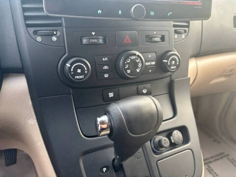 2007 Hyundai Entourage