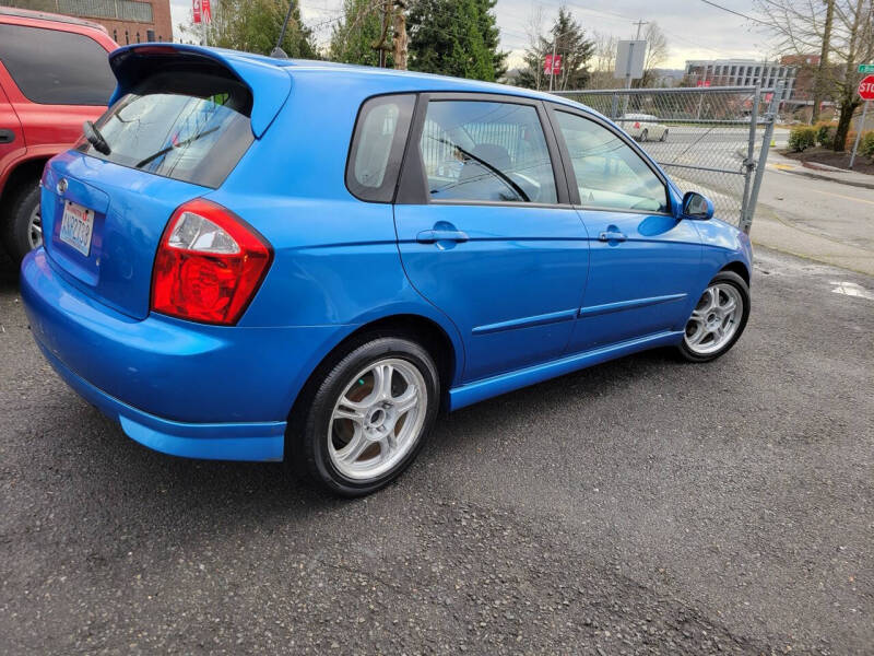 2006 Kia Spectra for sale at American Dream Motors in Everett WA