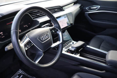 2021 Audi e-tron quattro Premium