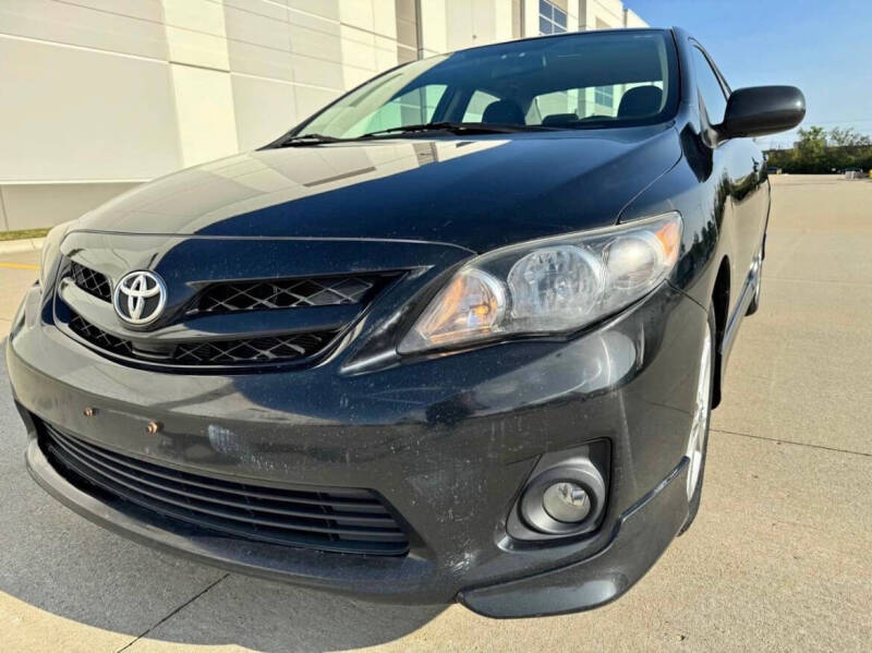 Used 2011 Toyota Corolla S with VIN 2T1BU4EEXBC716969 for sale in Elmhurst, IL