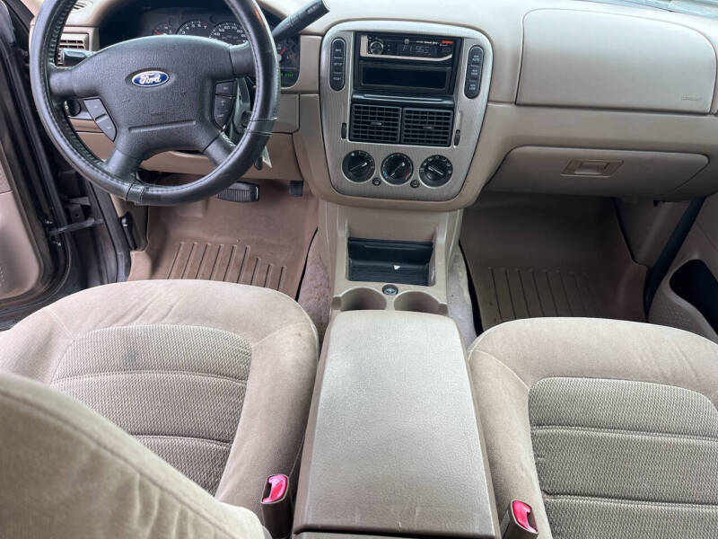 2005 Ford Explorer XLT