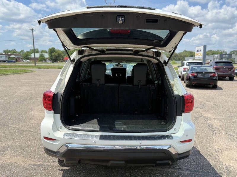 2017 Nissan Pathfinder SV