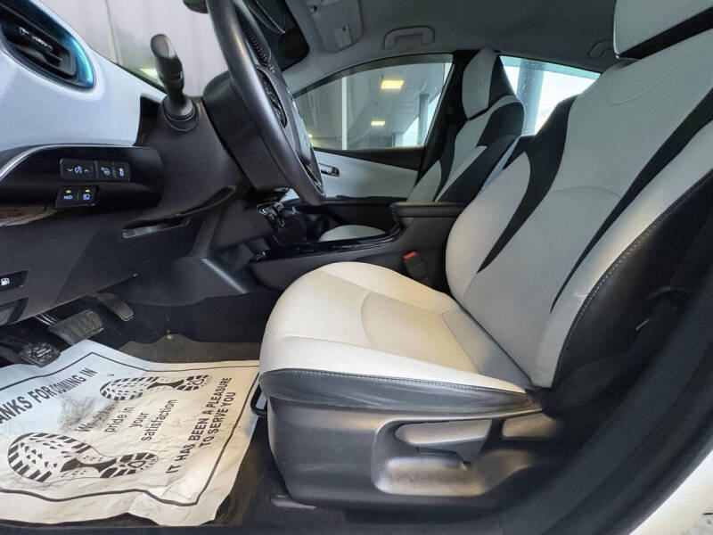 2022 Toyota Prius XLE AWD-e