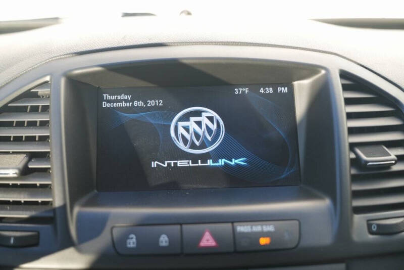 2013 Buick Regal Premium 1