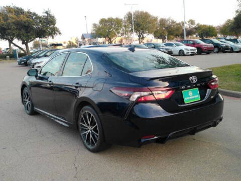 2022 Toyota Camry SE