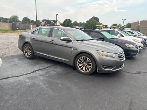 2013 Ford Taurus for sale at McCully's Automotive - Under $10,000 in Benton KY