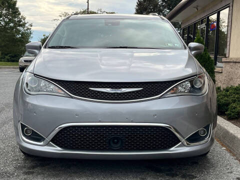 2017 Chrysler Pacifica Touring-L Plus