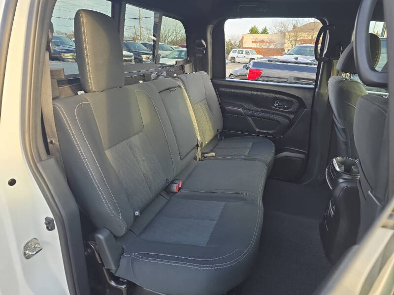 2018 Nissan Titan SV