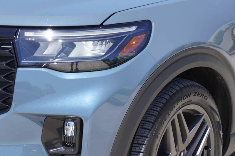 2025 Ford Explorer ST
