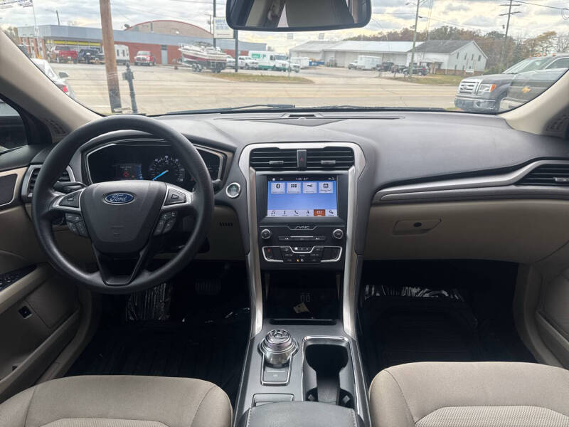 2019 Ford Fusion Hybrid SE
