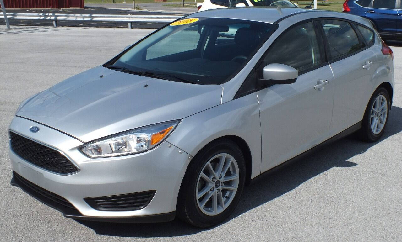 Silver 2018 Ford Focus SE SE 4dr Hatchback 1