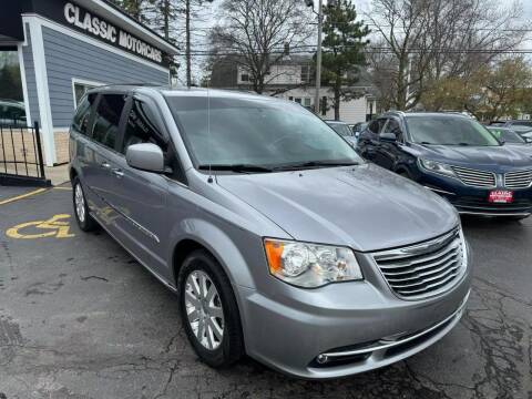 2016 Chrysler Town and Country for sale at CLASSIC MOTOR CARS in West Allis WI