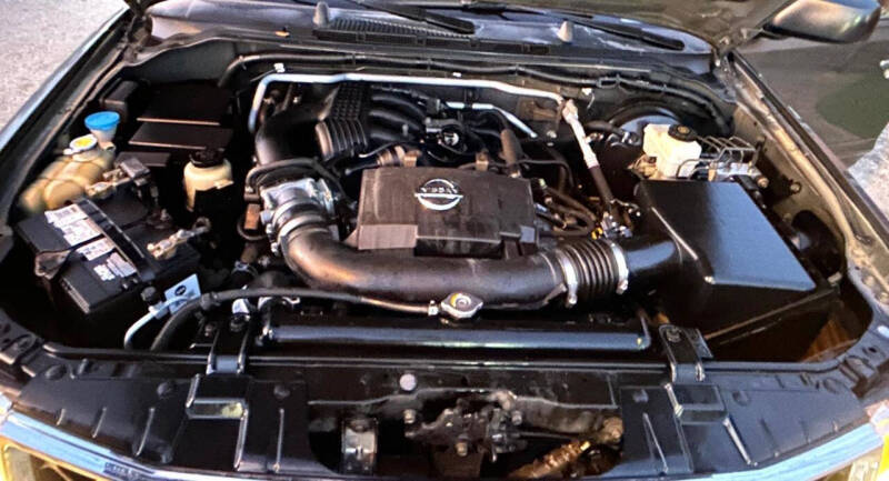 2005 Nissan Pathfinder LE