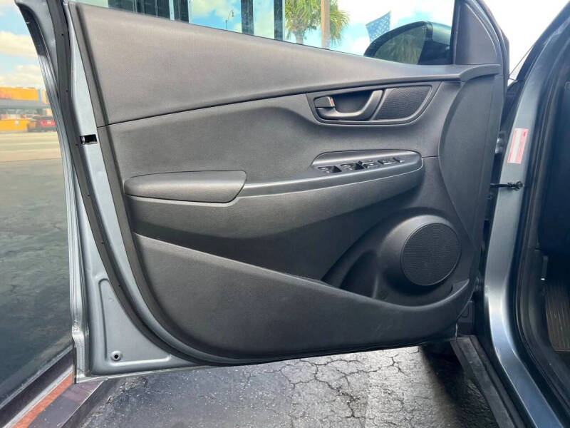 2020 Hyundai Kona SEL