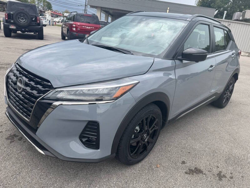 2023 Nissan Kicks SR