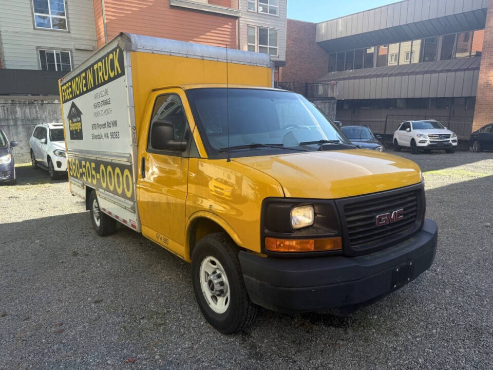 2015 GMC Savana Cutaway Work Van's photo