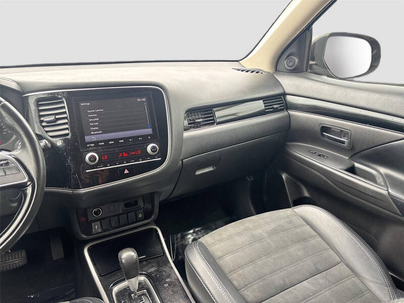 2020 Mitsubishi Outlander SE