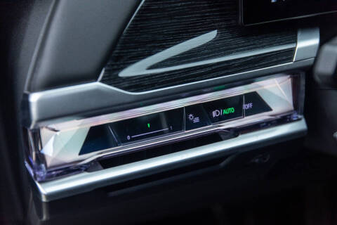 2023 BMW 7 Series 740i