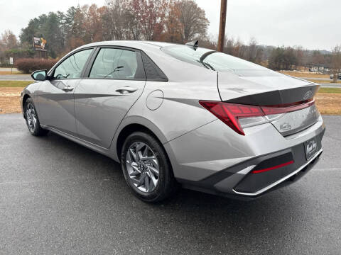 2024 Hyundai Elantra Hybrid Blue