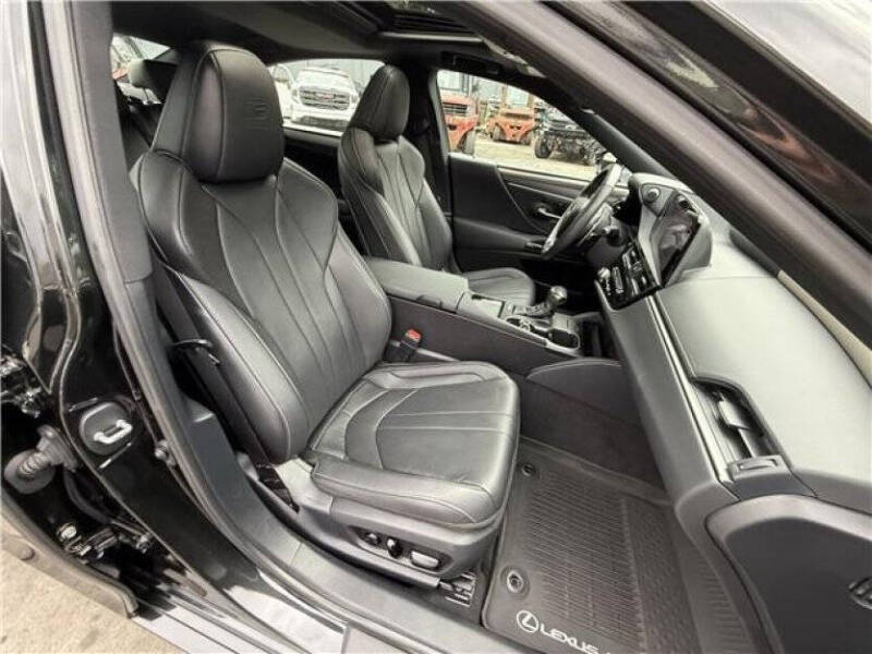 2023 Lexus ES 350 F SPORT Handling