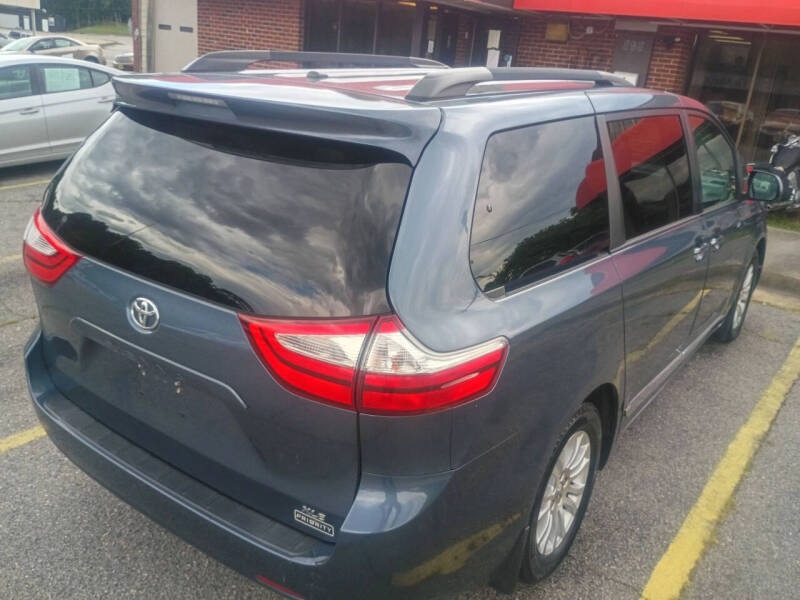2017 Toyota Sienna