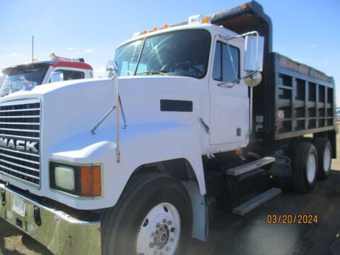 2000 Mack CH613 for sale at ROAD READY SALES INC in Richmond IN