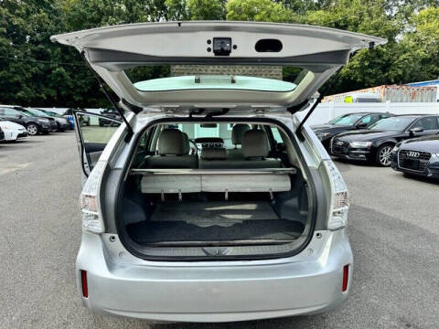 2014 Toyota Prius v Two