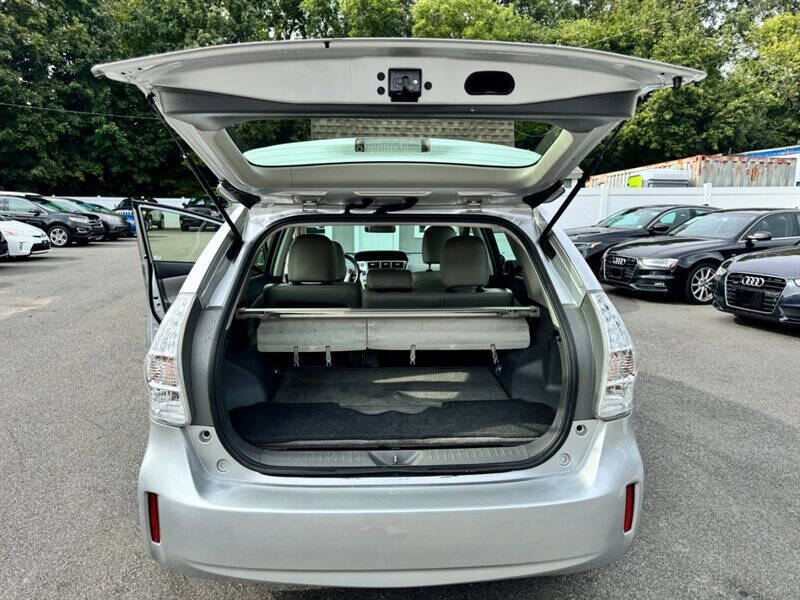 2014 Toyota Prius v Two