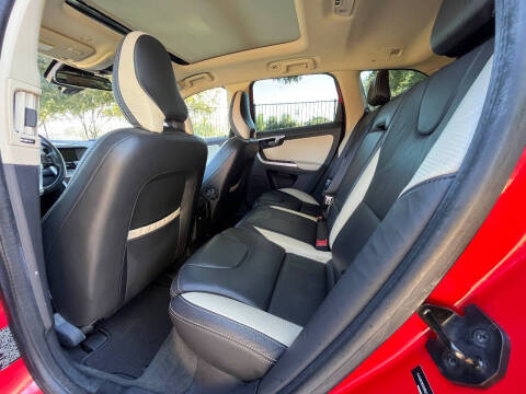 2011 Volvo XC60 T6 R-Design