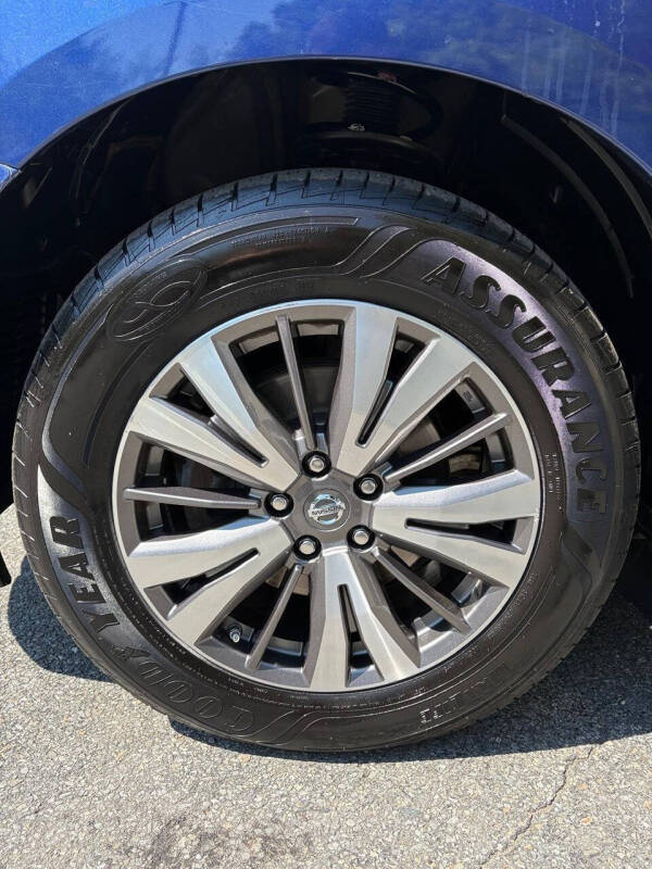2017 Nissan Pathfinder SL