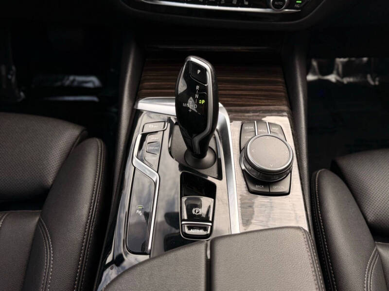 2021 BMW 5 Series 530i