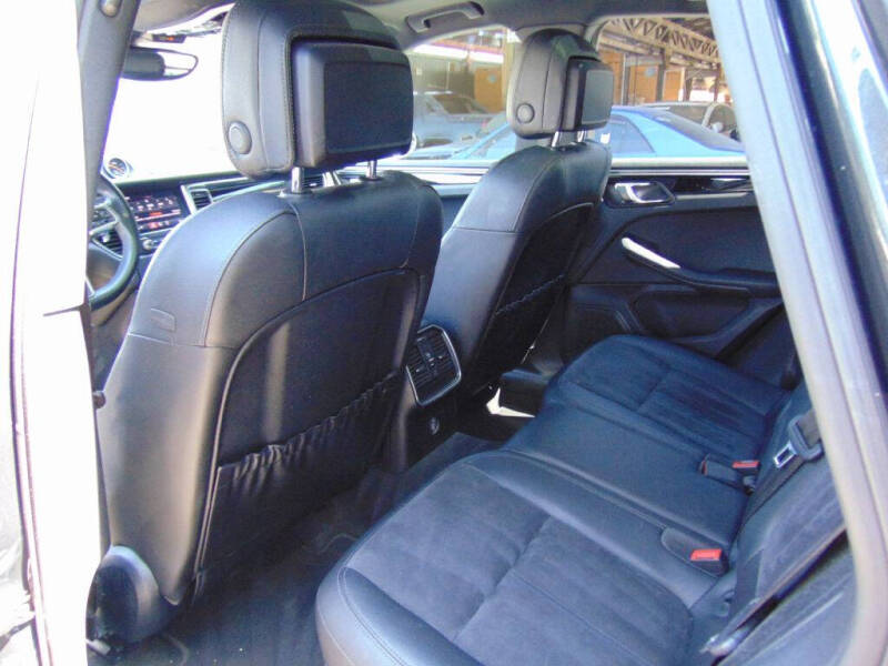 2017 Porsche Macan Base - Photo 23
