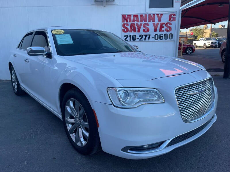 2018 Chrysler 300 for sale at Manny G Motors in San Antonio TX
