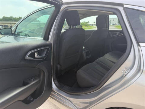 2017 Chrysler 200 Limited