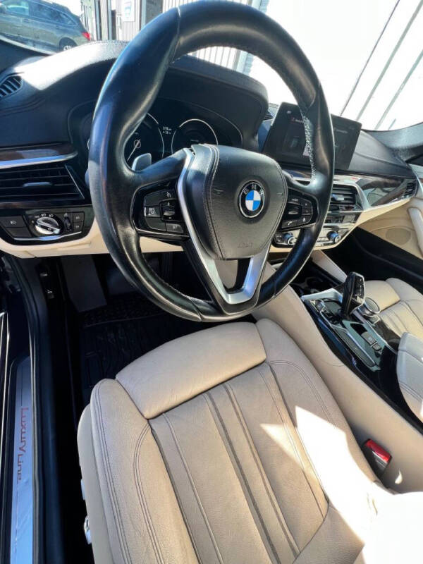 2018 BMW 5 Series 530i