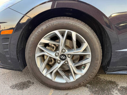 2023 Hyundai Elantra SE