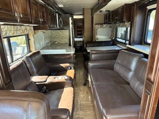 2016 Freightliner XCR Chassis