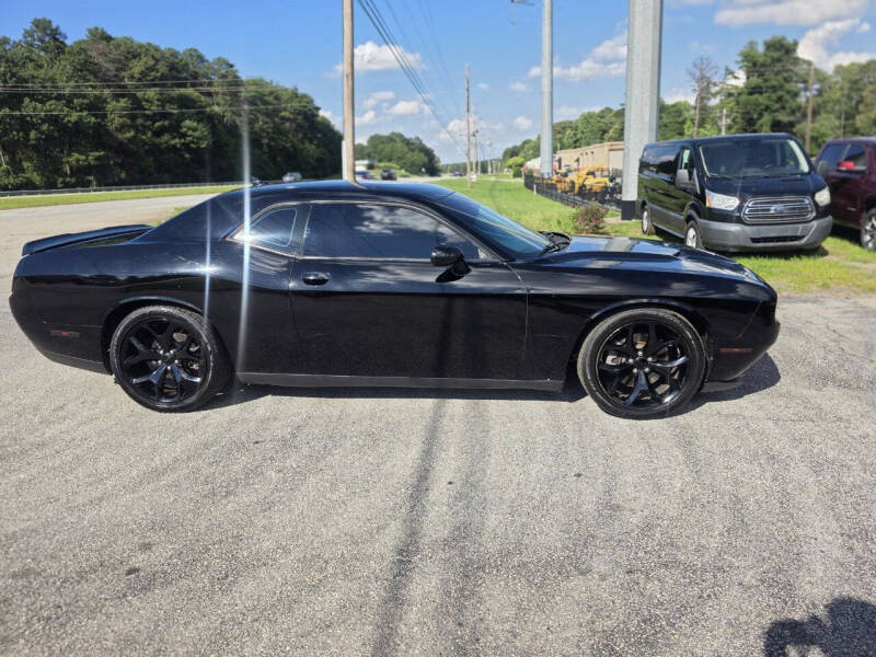 2016 Dodge Challenger SXT Plus