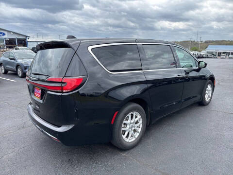2025 Chrysler Pacifica Select