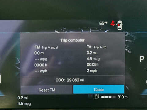 2023 Volvo XC60 B5 Plus Dark Theme