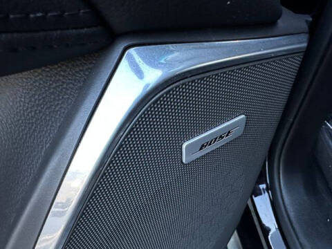 2019 Cadillac Escalade Standard