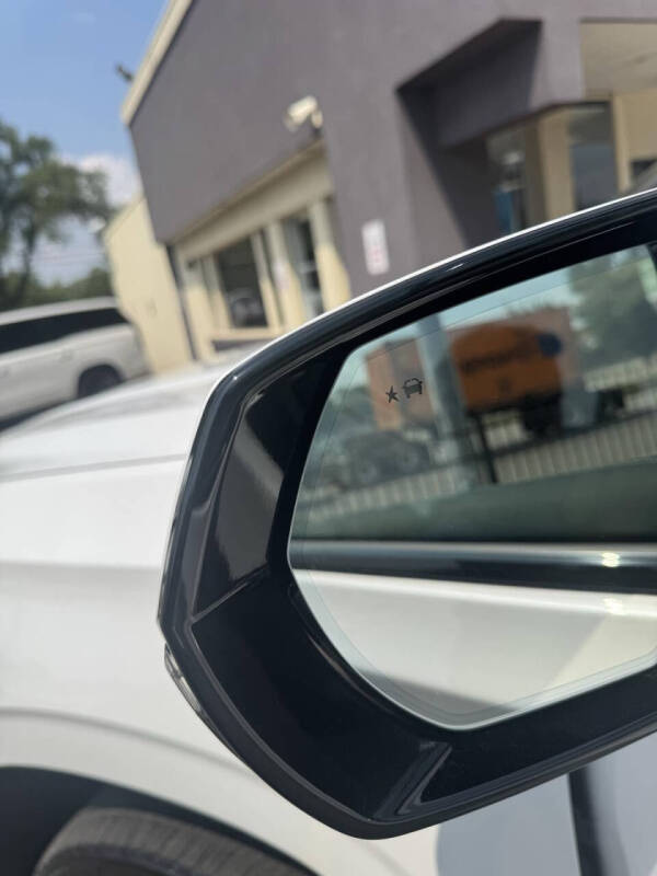 2025 Cadillac Escalade-V