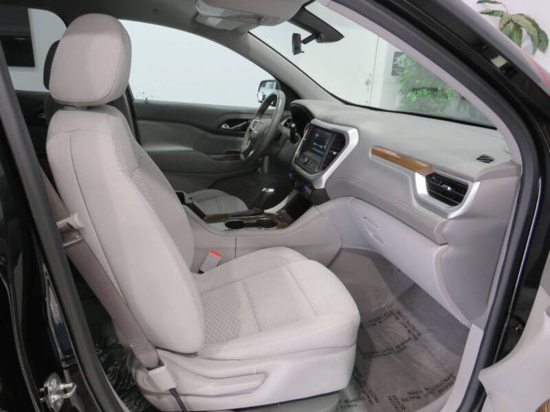 2017 GMC Acadia SLE-1